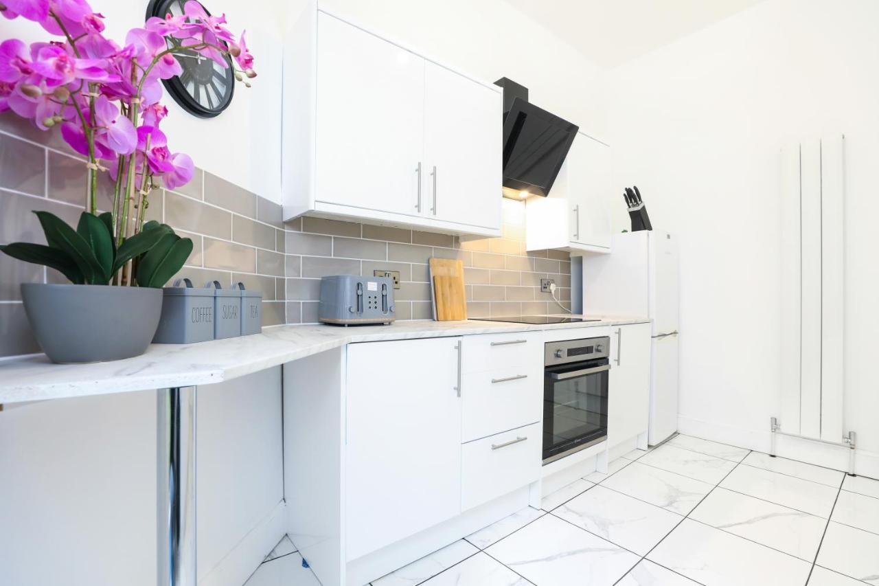 Stunning Modern 3 Bedroom Apartment Edinburgh Dış mekan fotoğraf