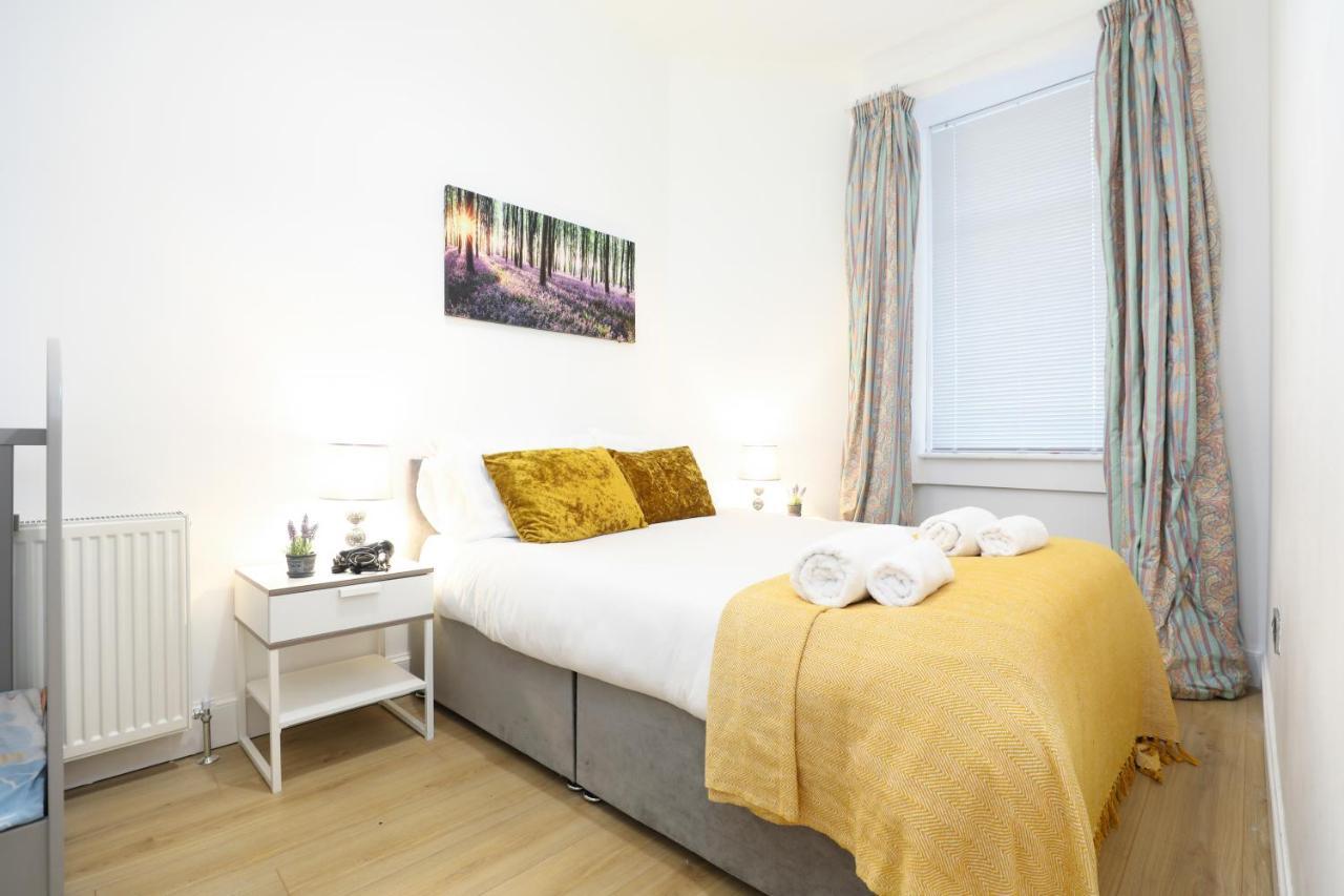 Stunning Modern 3 Bedroom Apartment Edinburgh Dış mekan fotoğraf