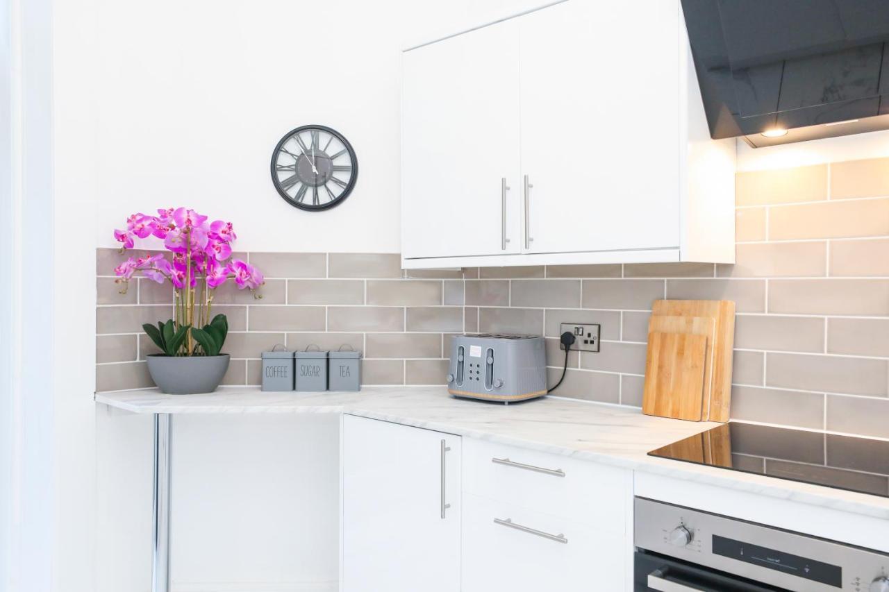 Stunning Modern 3 Bedroom Apartment Edinburgh Dış mekan fotoğraf