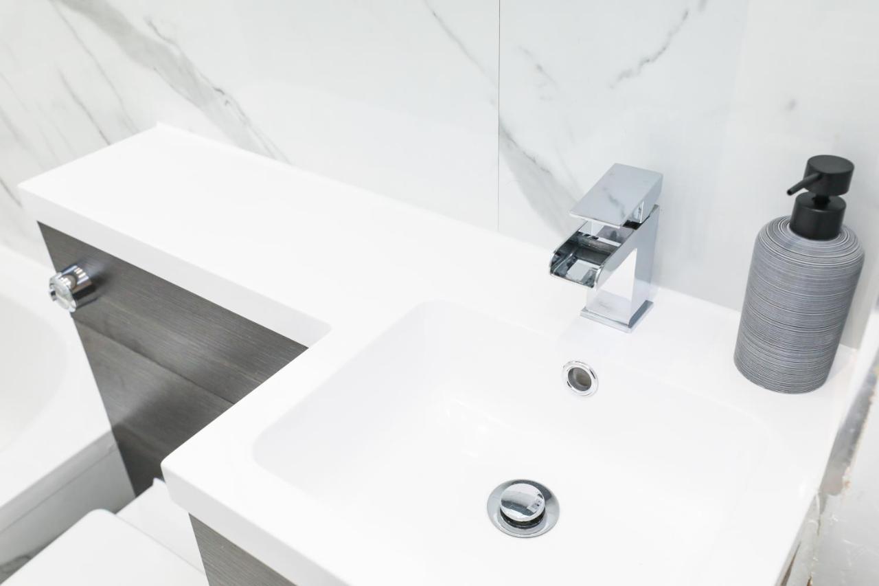 Stunning Modern 3 Bedroom Apartment Edinburgh Dış mekan fotoğraf