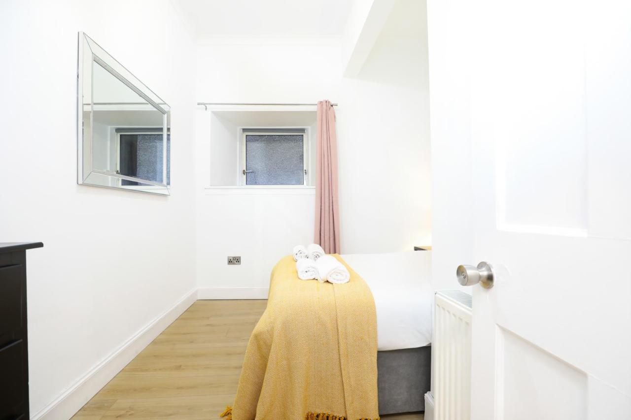 Stunning Modern 3 Bedroom Apartment Edinburgh Dış mekan fotoğraf